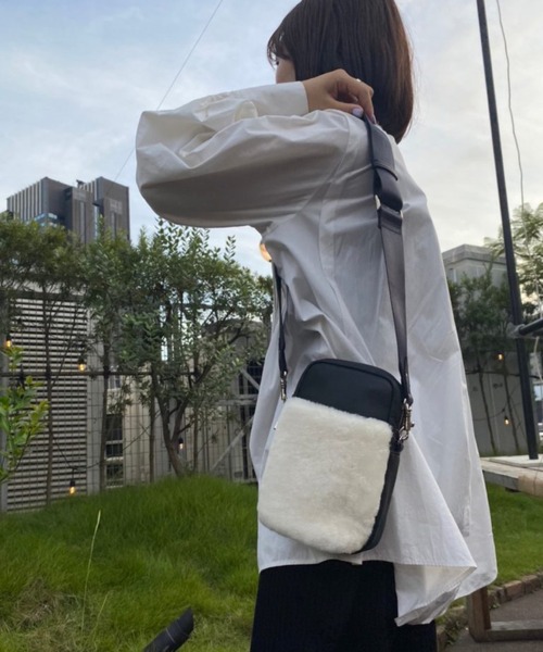 ikot（イコット）の「【Scrap Book × ikot】ムートンショルダー（ショルダーバッグ・レディース・ブルー/グリーン/イエロー/ホワイト・FREE）」の12枚目の写真