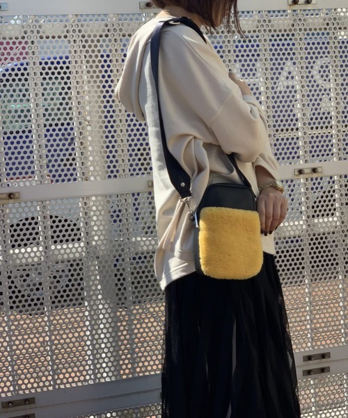 ikot（イコット）の「【Scrap Book × ikot】ムートンショルダー（ショルダーバッグ・レディース・ブルー/グリーン/イエロー/ホワイト・FREE）」の17枚目の写真