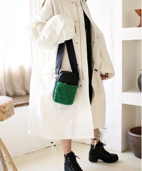 ikot（イコット）の「【Scrap Book × ikot】ムートンショルダー（ショルダーバッグ・レディース・ブルー/グリーン/イエロー/ホワイト・FREE）」の15枚目の写真