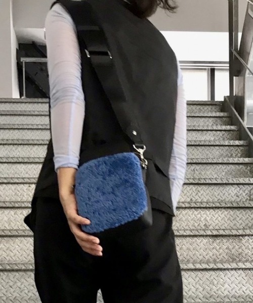 ikot（イコット）の「【Scrap Book × ikot】ムートンショルダー（ショルダーバッグ・レディース・ブルー/グリーン/イエロー/ホワイト・FREE）」の5枚目の写真