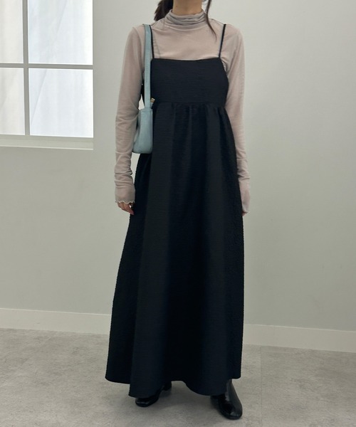 solleim（ソルレム）の「ぽこぽこジャガードキャミワンピース（ジャンパースカート・レディース・アイボリー/ブラック/オフホワイト・M）」の6枚目の写真