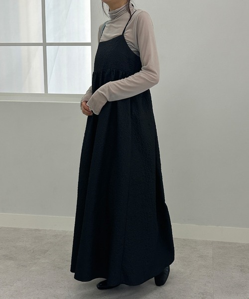 solleim（ソルレム）の「ぽこぽこジャガードキャミワンピース（ジャンパースカート・レディース・アイボリー/ブラック/オフホワイト・M）」の11枚目の写真