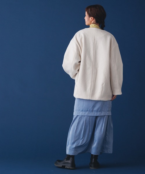 hunch（ハンチ）の「ウールライクミディアムコート l 真冬 防寒 コクーン型 シンプル 重ね着 オーバーサイズ あったかポケット（ノーカラーコート・レディース・グレイッシュベージュ/アイボリー/ネイビー・FREE）」の15枚目の写真