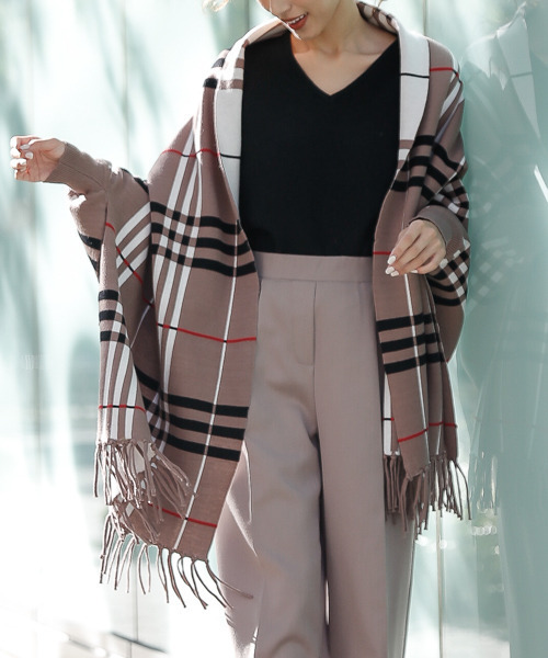 La-gemme（ラジェム）の「ストール風羽織カーディガン（カーディガン/ボレロ・レディース・ブラック×グレー/ブルー系その他/チェック/ブラウン系その他3/ブルー系その他2/ブラウン系その他/ブラウン系その他2/グレー×ピンク・フリー）」の18枚目の写真
