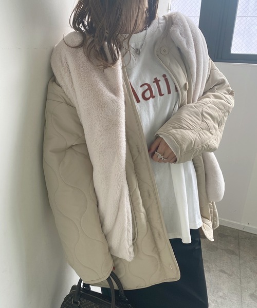 Futier land(フューティアランド)の「ファーベスト付きキルティングコート(ノーカラージャケット・レディース・アイボリー/ブラック/グレイッシュベージュ・MEDIUM)」の2枚目の写真