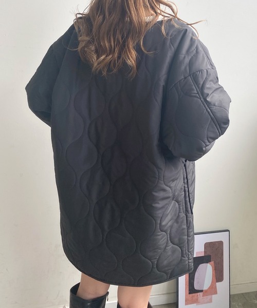 Futier land(フューティアランド)の「ファーベスト付きキルティングコート(ノーカラージャケット・レディース・アイボリー/ブラック/グレイッシュベージュ・MEDIUM)」の5枚目の写真