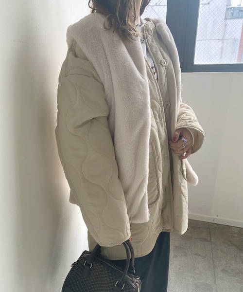 Futier land(フューティアランド)の「ファーベスト付きキルティングコート(ノーカラージャケット・レディース・アイボリー/ブラック/グレイッシュベージュ・MEDIUM)」の8枚目の写真