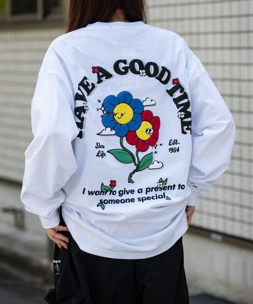 JOHN'S CLOSET(ジョンズクローゼット)の「【13】グラフィック発砲プリント ロングスリーブTシャツ ビリヤード/オバケ/男の子(Tシャツ/カットソー・メンズ・パープル/ブラック/ホワイト/ホワイト系その他/ホワイト系その他3/ブラック系その他2/ブラック系その他/ホワイト系その他2/ブラック系その他3/ブラック系2/ホワイト系1/ホワイト系2/ブラック系1・LARGE/MEDIUM)」の4枚目の写真