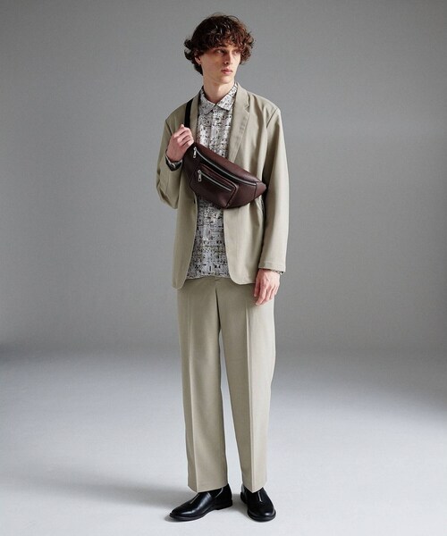 tk.TAKEO KIKUCHI(ティーケータケオキクチ)の「◆【WEB限定】レザー調ミニウエストバッグ(ボディバッグ/ウエストポーチ・メンズ・ダークブラウン/ブラック系5/ブラック・00)」の4枚目の写真