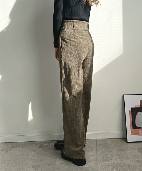 Futier land（フューティアランド）の「ハイウエストコーデュロイスラックス（スラックス・レディース・ブラック/ブラウン/アイボリー・MEDIUM/LARGE）」の6枚目の写真