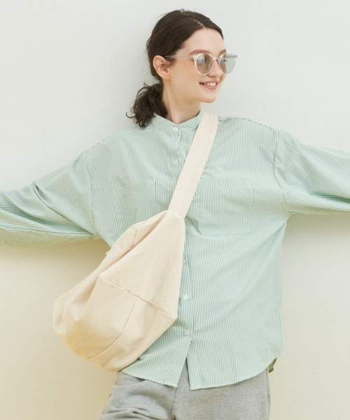 MERLOT（メルロー）の「バンドカラーストライプビッグシャツ（シャツ/ブラウス・レディース・ブルー/ピンク/グリーン・FREE）」の2枚目の写真