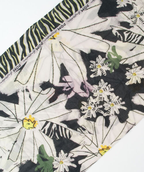 fredy emue（フレディエミュ）の「【POM Amsterdam/ポムアムスエルダム】ゼブラフレーム大花ストール140（ストール/ショール・レディース・ブラック系その他3・FREE）」の5枚目の写真