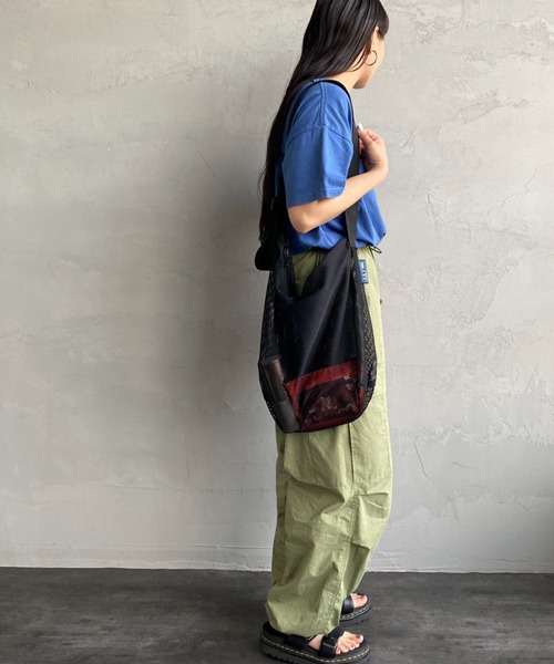 JULY NINE（ジュライナイン）の「[JULY NINE/ジュライナイン] SEAQUEL メッシュショルダーバッグ（ショルダーバッグ・レディース・ホワイト/ブラック/オレンジ/グリーン/グレー・ONE SIZE）」の11枚目の写真