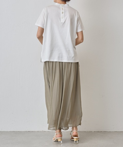 BEARDSLEY(ビアズリー)の「モックネック後ろ釦Tシャツ(Tシャツ/カットソー・レディース・ネイビー/ホワイト/ブラック×ホワイト・FREE)」の17枚目の写真