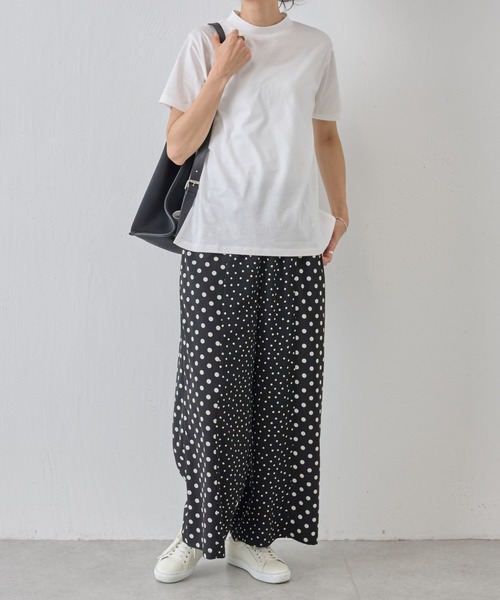 BEARDSLEY(ビアズリー)の「モックネック後ろ釦Tシャツ(Tシャツ/カットソー・レディース・ネイビー/ホワイト/ブラック×ホワイト・FREE)」の4枚目の写真