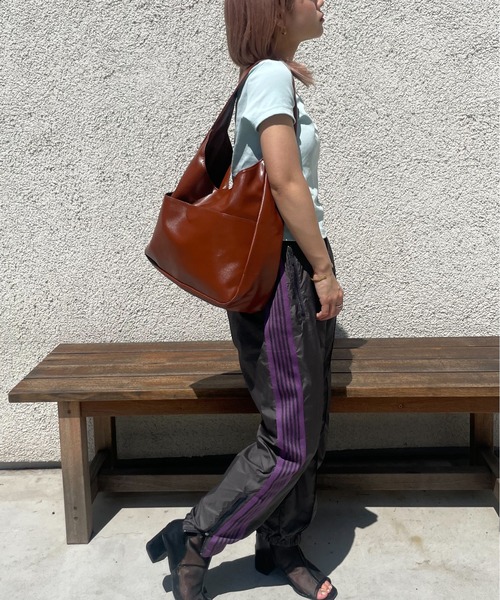 HIKA(ヒカ)の「【HIKA】PU レザー ショッピングBAG(トートバッグ・レディース・ホワイト/ブラウン/ブラック・FREE)」の6枚目の写真