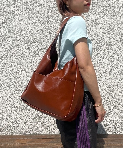 HIKA(ヒカ)の「【HIKA】PU レザー ショッピングBAG(トートバッグ・レディース・ホワイト/ブラウン/ブラック・FREE)」の5枚目の写真