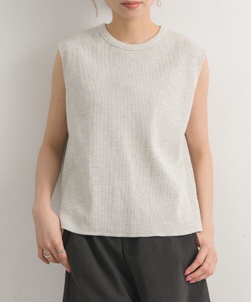 Kari & lili（カウリアンドリィリィ）の「ワッフルノースリTOPS（Tシャツ/カットソー・レディース・ホワイト系その他/ライトグレー・FREE）」の2枚目の写真