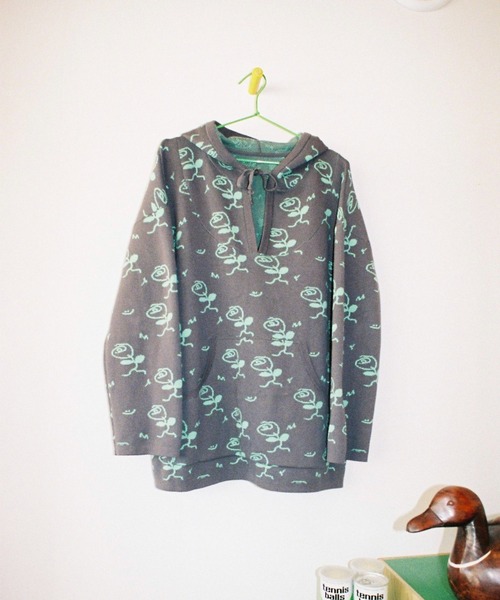 ZOZO（ゾゾ）の「Rose Thief Nit Hoodie（その他トップス・レディース・レッド/グリーン・S/L）」の2枚目の写真