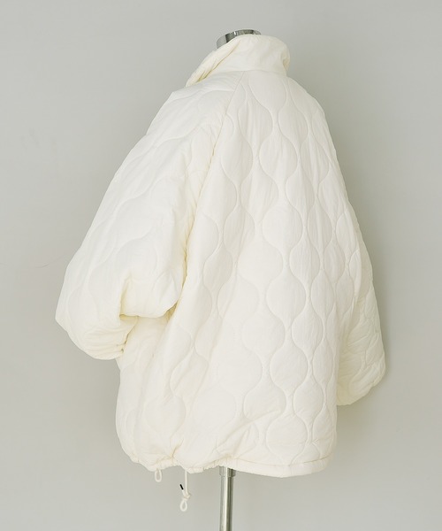 c.u.l（シーユーエル）の「オーバーサイズ キルティング モンスター ジャケット culw530（ダウンジャケット/コート・レディース・ホワイト/ベージュ/ブラック/イエロー・L/M/XL）」の16枚目の写真