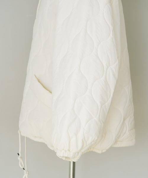 c.u.l（シーユーエル）の「オーバーサイズ キルティング モンスター ジャケット culw530（ダウンジャケット/コート・レディース・ホワイト/ベージュ/ブラック/イエロー・L/M/XL）」の17枚目の写真