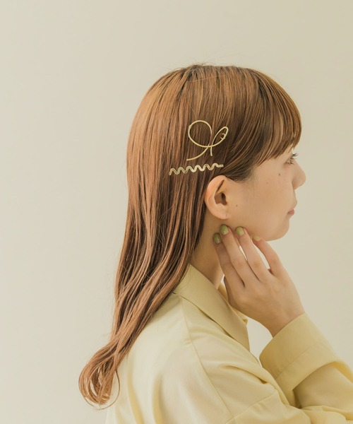 SMELLY（スメリー）の「メタルニュアンスセットピン（ヘアピン・レディース・ゴールド・-）」の3枚目の写真