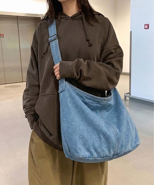Lilamusant(リラミュゾン)の「《Lilamusant(リラミュゾン)》ニュースペーパーバッグ コットン キャンバス ヴィンテージ ショルダー(ショルダーバッグ・レディース・ナチュラル/ブラック/レッド/グリーン/グレー/カモフラージュ/グリーン系その他/イエロー系その他/インディゴブルー/ブルー・FREE)」の7枚目の写真