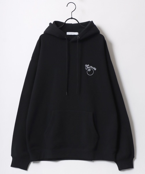 Lazar(ラザル)の「Lazar 別注 Ball & Dice Hoodie/オーバーサイズ 裏起毛 ワンポイント刺繍 バックプリント スウェット パーカー フーディー/長袖 トップス プルオーバー/レディース メンズ(パーカー・メンズ・グレー系その他2/ブラック/ブラック系その他3/ホワイト系その他2/グレー系その他/グレー系その他3/ホワイト系その他3/ホワイト系その他/ホワイト/アッシュグレー/ブラック系その他/ブラック系その他2/グレー系その他5/グレー系その他4/ホワイト系その他5/ホワイト系その他4/ブラック系その他5/ブラック系その他4・LL/M/L)」の21枚目の写真