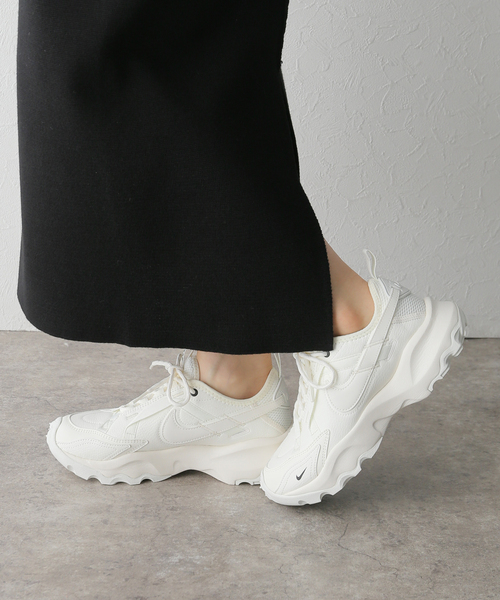 SLOBE IENA（スローブイエナ）の「【NIKE/ナイキ】 TC7900スニーカー（スニーカー・レディース・ホワイト・24.5cm/23.5cm/24cm/23cm）」の22枚目の写真