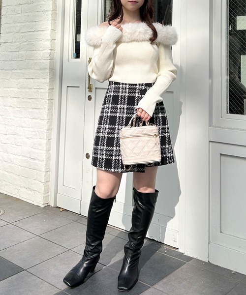 INGNI(イング)の「ファー付オフショルニット(ニット/セーター・レディース・グレー/アイボリー/ブラック・M)」の11枚目の写真