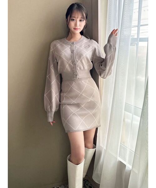 RESEXXY（リゼクシー）の「エンブロイダリーバイカラーニットカーディガン【セットアップ着用可能】（カーディガン/ボレロ・レディース・ホワイト/ベージュ/ブラック・FREE）」の7枚目の写真