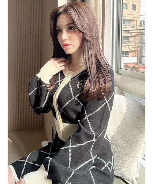 RESEXXY（リゼクシー）の「エンブロイダリーバイカラーニットカーディガン【セットアップ着用可能】（カーディガン/ボレロ・レディース・ホワイト/ベージュ/ブラック・FREE）」の15枚目の写真