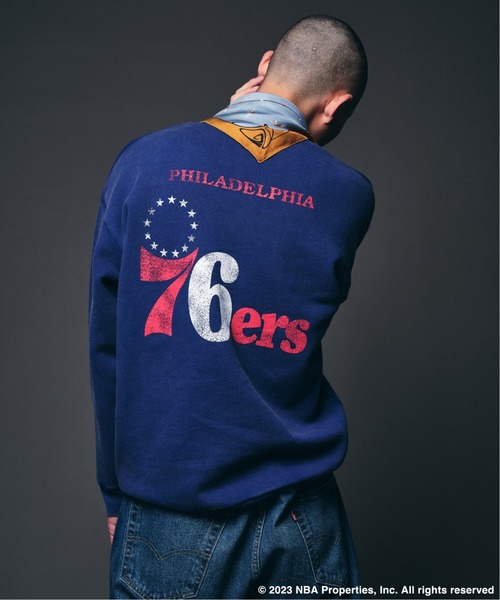 NBA（エヌビーエー）の「Off The Court by NBA / オフ・ザ・コート バイ NBA 別注プリントスウェット（スウェット・メンズ・アイボリー/コバルトブルー/グレー/ライトグレー/ブラックミックス/ブラック系その他/オレンジ/ブラック・LARGE/MEDIUM）」の7枚目の写真