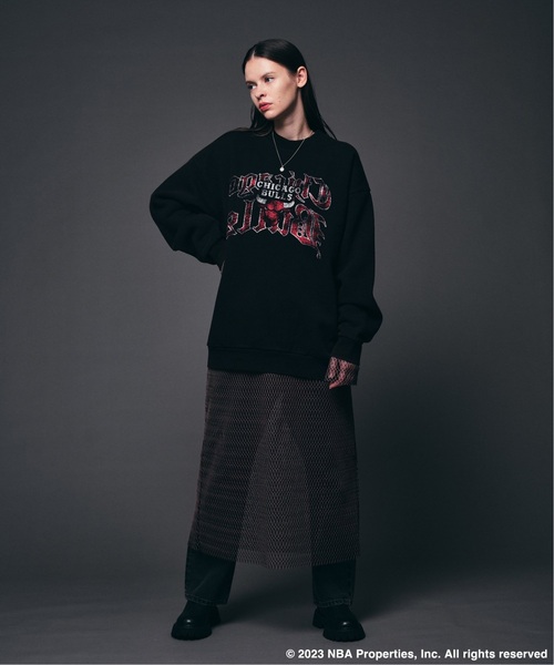 NBA（エヌビーエー）の「Off The Court by NBA / オフ・ザ・コート バイ NBA 別注プリントスウェット（スウェット・メンズ・アイボリー/コバルトブルー/グレー/ライトグレー/ブラックミックス/ブラック系その他/オレンジ/ブラック・LARGE/MEDIUM）」の9枚目の写真