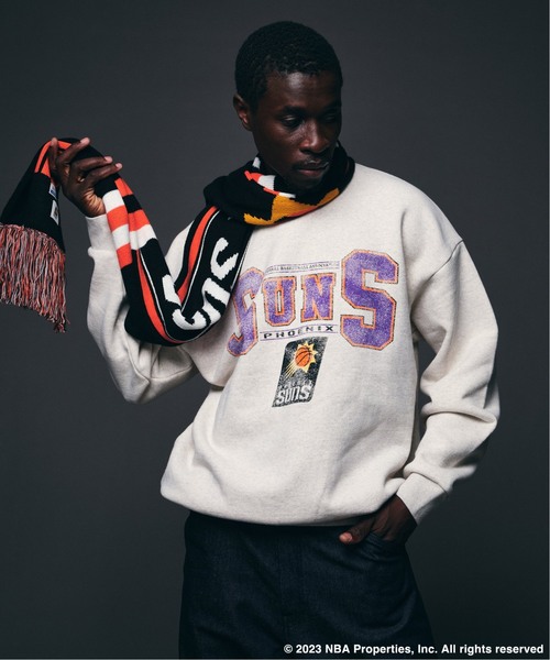 NBA（エヌビーエー）の「Off The Court by NBA / オフ・ザ・コート バイ NBA 別注プリントスウェット（スウェット・メンズ・アイボリー/コバルトブルー/グレー/ライトグレー/ブラックミックス/ブラック系その他/オレンジ/ブラック・LARGE/MEDIUM）」の11枚目の写真