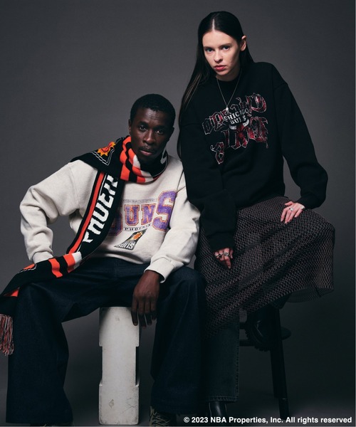 NBA（エヌビーエー）の「Off The Court by NBA / オフ・ザ・コート バイ NBA 別注プリントスウェット（スウェット・メンズ・アイボリー/コバルトブルー/グレー/ライトグレー/ブラックミックス/ブラック系その他/オレンジ/ブラック・LARGE/MEDIUM）」の12枚目の写真