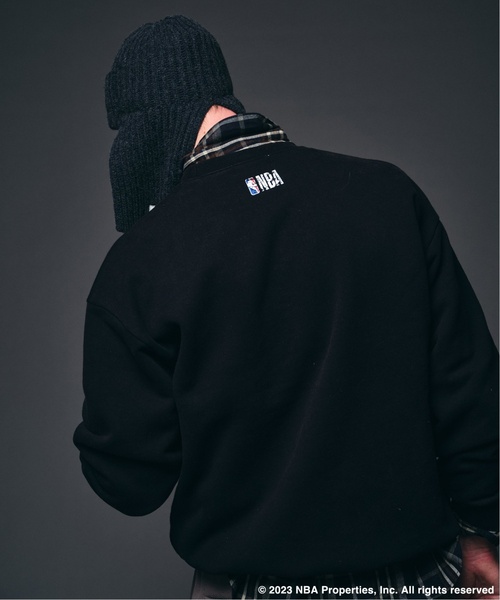 NBA（エヌビーエー）の「Off The Court by NBA / オフ・ザ・コート バイ NBA 別注プリントスウェット（スウェット・メンズ・アイボリー/コバルトブルー/グレー/ライトグレー/ブラックミックス/ブラック系その他/オレンジ/ブラック・LARGE/MEDIUM）」の15枚目の写真