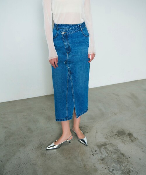 GRACE CONTINENTAL（グレースコンチネンタル）の「タイトデニムスカート（デニムスカート・レディース・インディゴブルー/ブラック・38/36）」の5枚目の写真