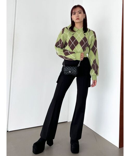 EMODA(エモダ)の「フィットフレアカーゴパンツ(カーゴパンツ・レディース・ブラック/カーキ・MEDIUM/SMALL)」の7枚目の写真