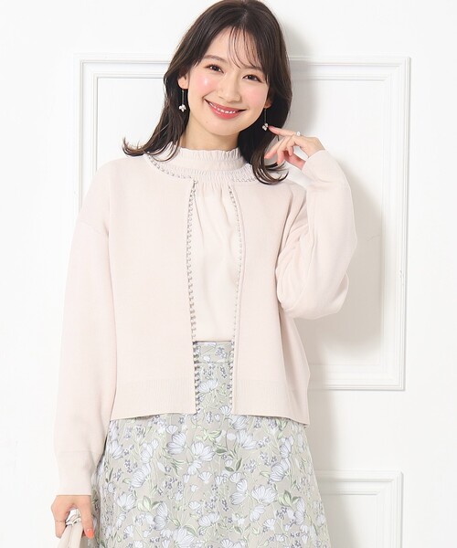 couture brooch(クチュールブローチ)の「◆【2024春新作】パール調トリミングカーディガン(カーディガン/ボレロ・レディース・アイボリー/ブラック/ピンク・42/38)」の8枚目の写真