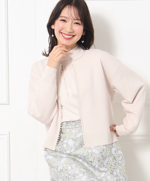couture brooch(クチュールブローチ)の「◆【2024春新作】パール調トリミングカーディガン(カーディガン/ボレロ・レディース・アイボリー/ブラック/ピンク・42/38)」の12枚目の写真