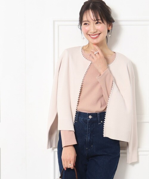 couture brooch(クチュールブローチ)の「◆【2024春新作】パール調トリミングカーディガン(カーディガン/ボレロ・レディース・アイボリー/ブラック/ピンク・42/38)」の13枚目の写真