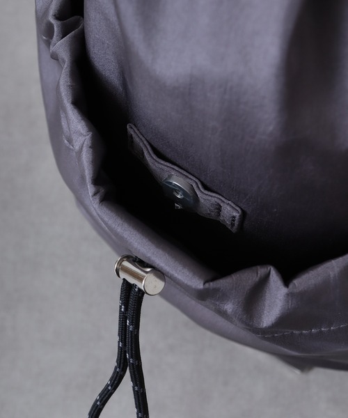 Legato Largo(レガートラルゴ)の「Legato Largo ドロストバッグ クロスボディバッグ(ボディバッグ/ウエストポーチ・レディース・アイボリー/ブラック/グレー・FREE)」の12枚目の写真