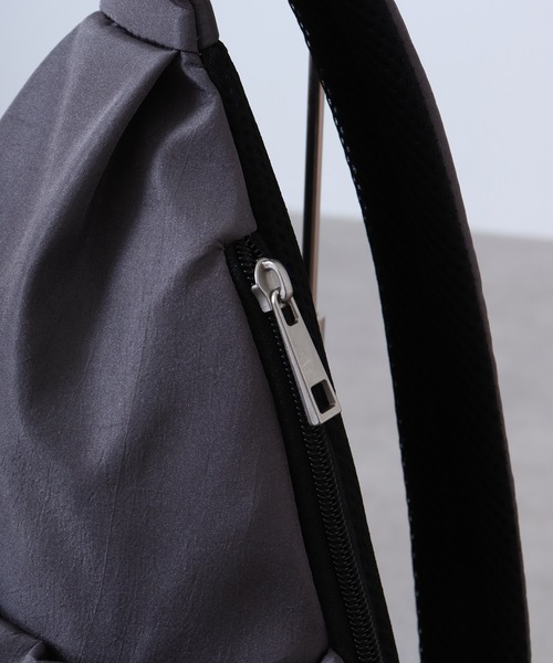 Legato Largo(レガートラルゴ)の「Legato Largo ドロストバッグ クロスボディバッグ(ボディバッグ/ウエストポーチ・レディース・アイボリー/ブラック/グレー・FREE)」の14枚目の写真