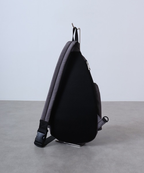 Legato Largo(レガートラルゴ)の「Legato Largo ドロストバッグ クロスボディバッグ(ボディバッグ/ウエストポーチ・レディース・アイボリー/ブラック/グレー・FREE)」の8枚目の写真