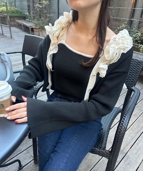 one after another NICE CLAUP(ワンアフターアナザーナイスクラップ)の「肩リボンニットビスチェ(キャミソール・レディース・ブラック/サックスブルー/オフホワイト/ホワイト×ブラック・FREE)」の2枚目の写真