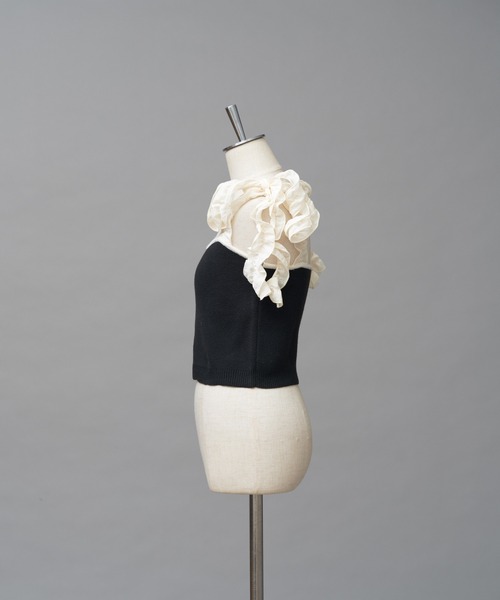 one after another NICE CLAUP(ワンアフターアナザーナイスクラップ)の「肩リボンニットビスチェ(キャミソール・レディース・ブラック/サックスブルー/オフホワイト/ホワイト×ブラック・FREE)」の16枚目の写真