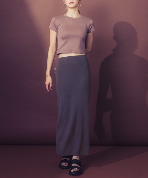 Tuche(トゥシェ)の「Tuche/トゥシェ 7DAYS LOOKS 半袖クロップドTシャツ(Tシャツ/カットソー・レディース・チャコールグレー/ブラック/ホワイト/アイボリー・MEDIUM/LARGE)」の17枚目の写真