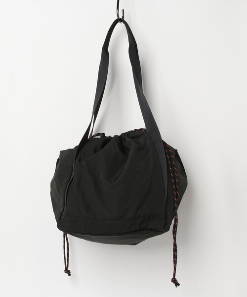 UNIVERSAL OVERALL(ユニバーサルオーバーオール)の「【UNIVERSAL OVERALL/ユニバーサルオーバーオール】 SHINGEN BUDOU BAG M(ショルダーバッグ・レディース・チャコールグレー/ブラック/キナリ・FREE)」の5枚目の写真