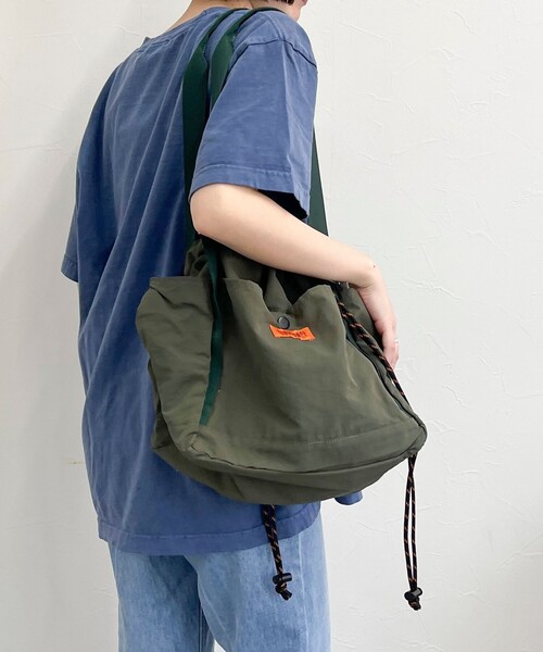 UNIVERSAL OVERALL(ユニバーサルオーバーオール)の「【UNIVERSAL OVERALL/ユニバーサルオーバーオール】 SHINGEN BUDOU BAG M(ショルダーバッグ・レディース・チャコールグレー/ブラック/キナリ・FREE)」の18枚目の写真